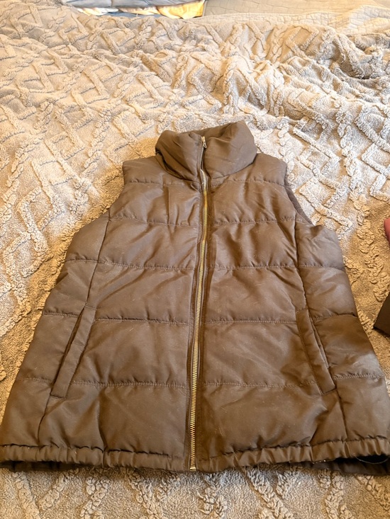 Old Navy Jackets & Blazers - Classic Quilted Women's Puffer Vest